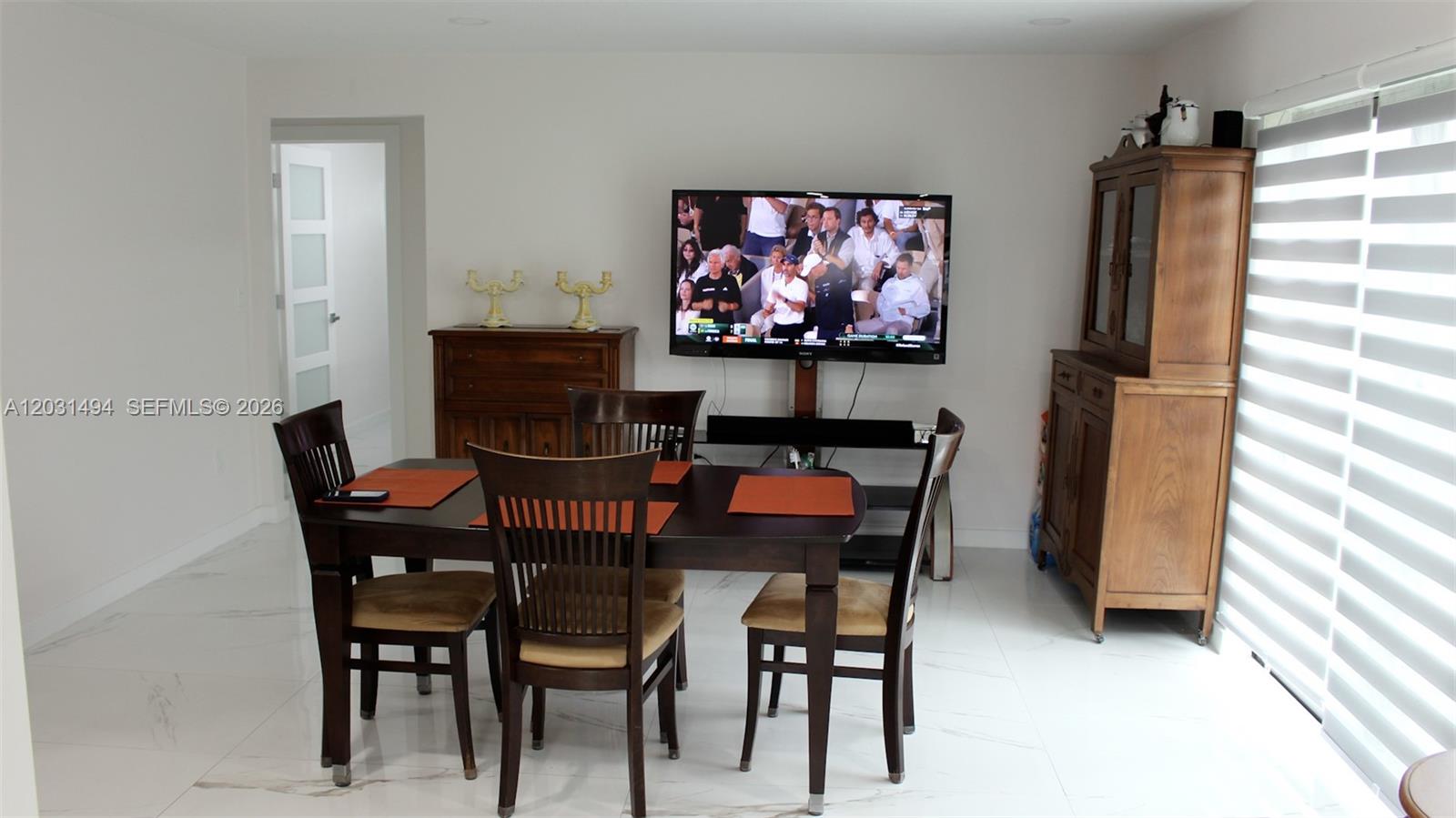 RAMAS OF KENDALL - Residential