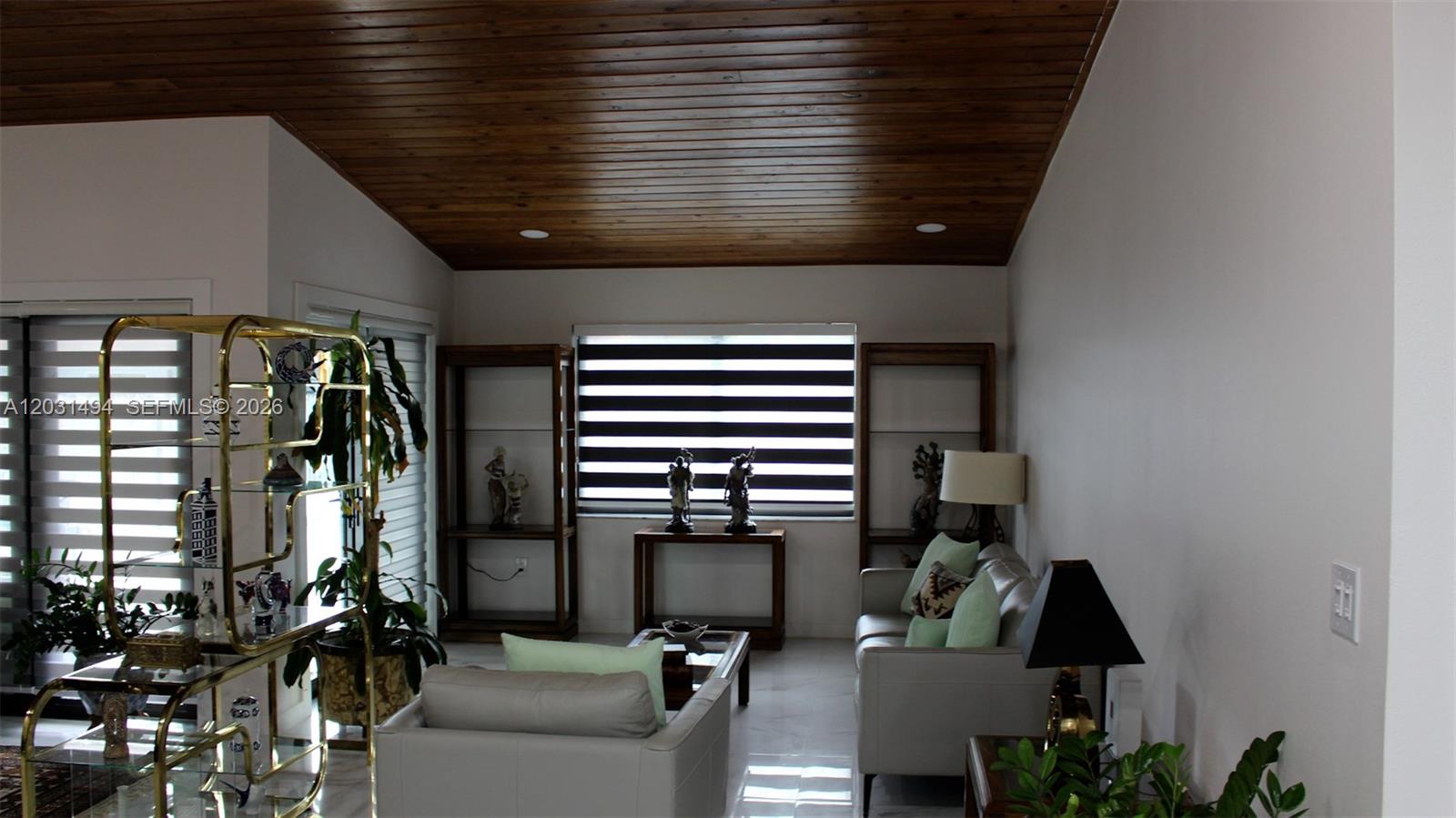 RAMAS OF KENDALL - Residential