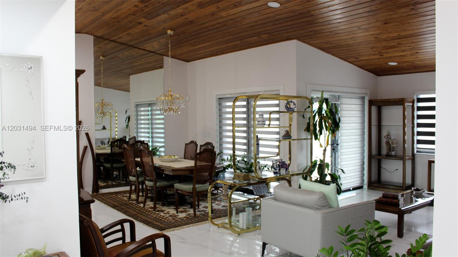 RAMAS OF KENDALL - Residential