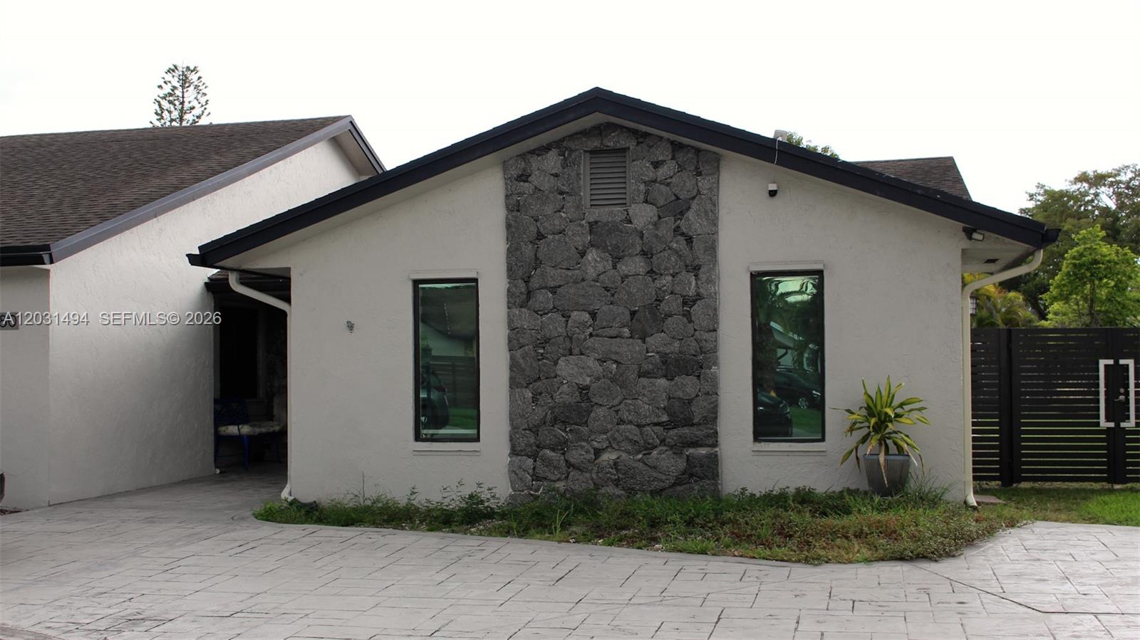 RAMAS OF KENDALL - Residential