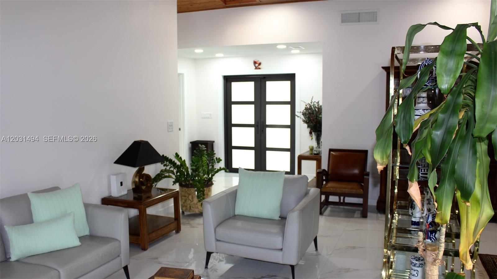 RAMAS OF KENDALL - Residential