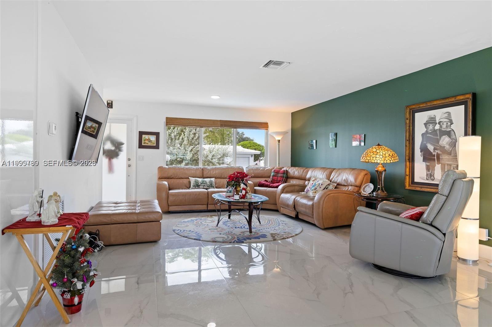 LAUDERDALE WEST SEC 4 - Residential