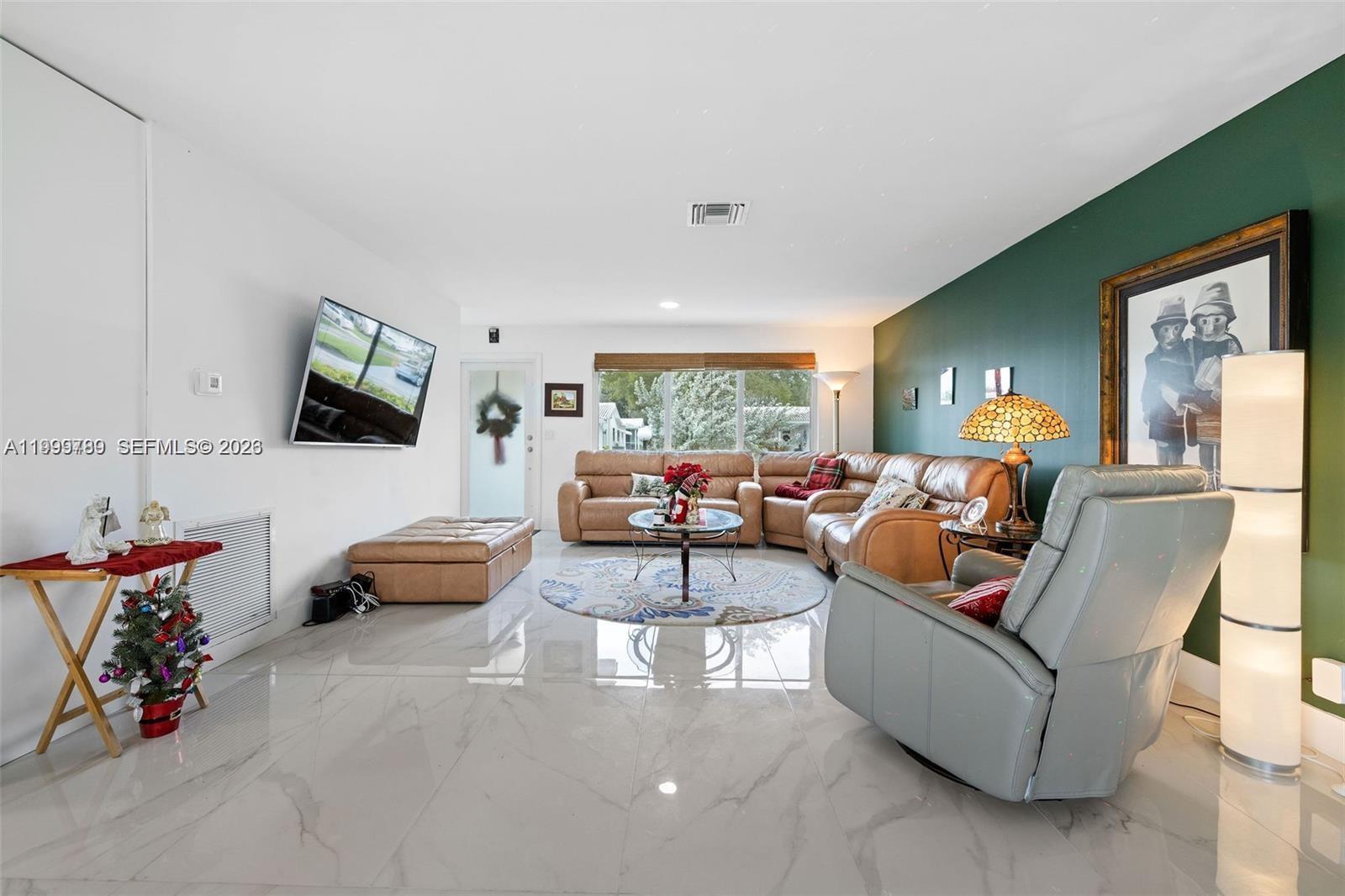 LAUDERDALE WEST SEC 4 - Residential