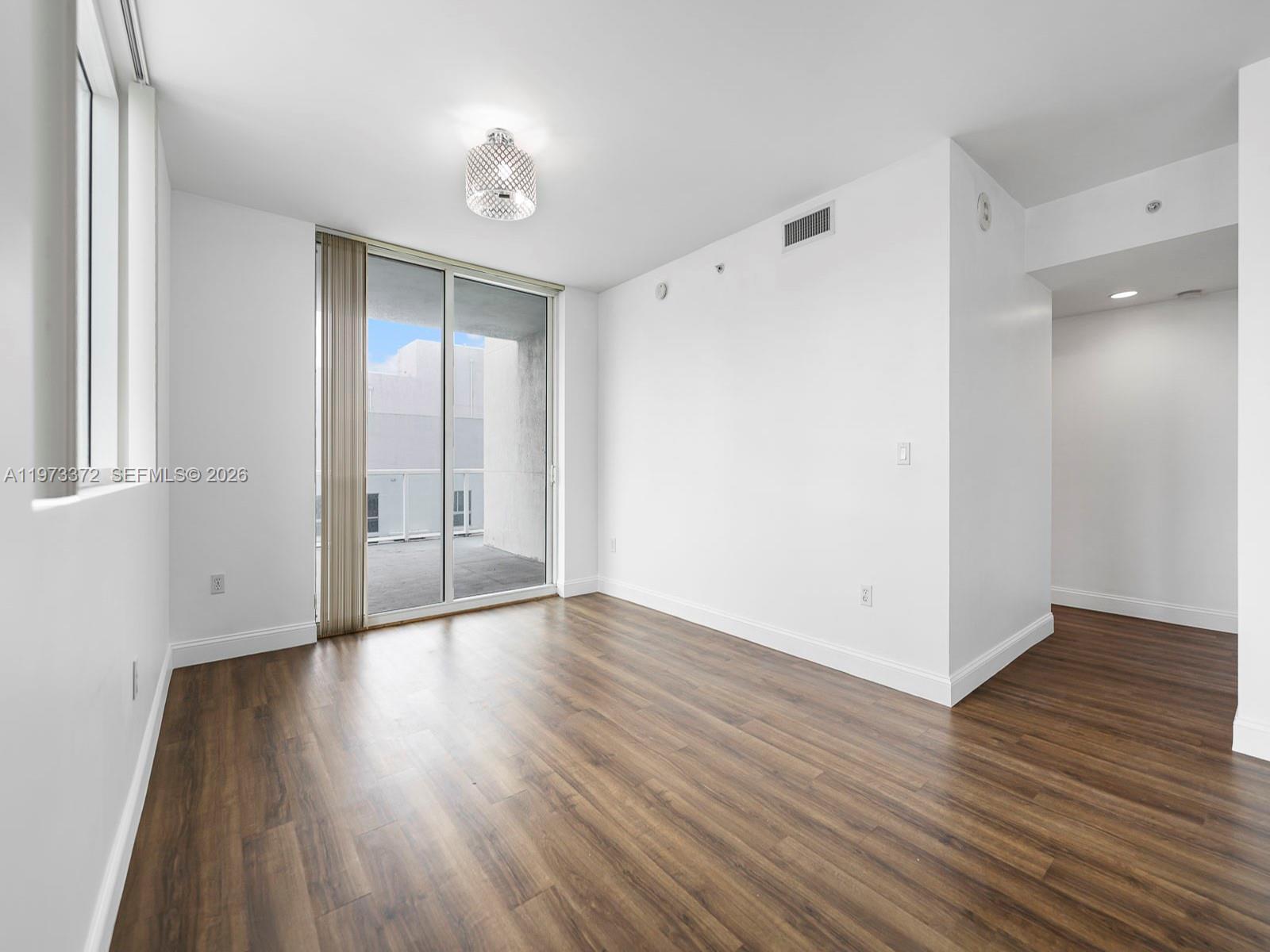 VIZCAYNE SOUTH CONDO - Residential