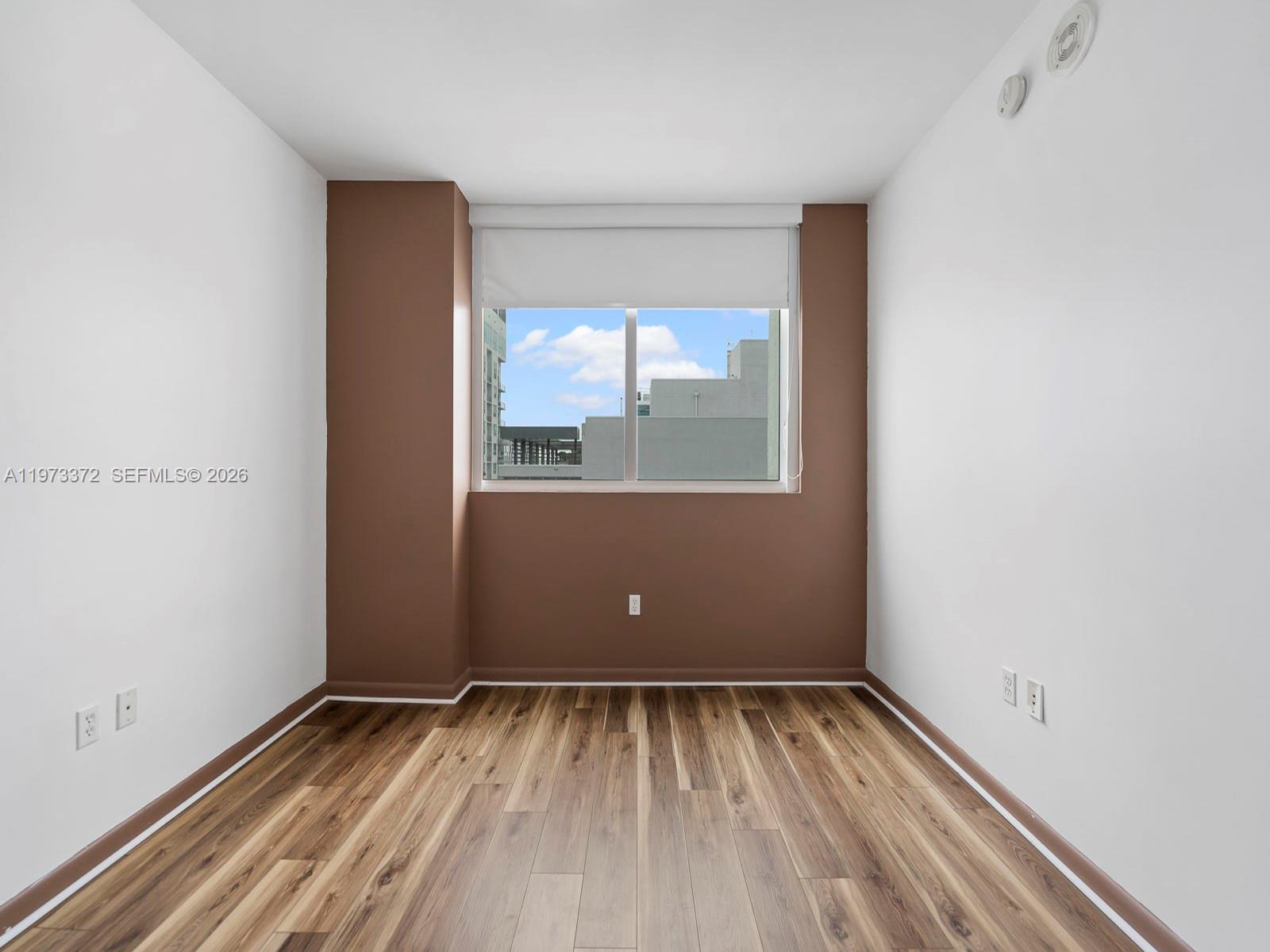 VIZCAYNE SOUTH CONDO - Residential