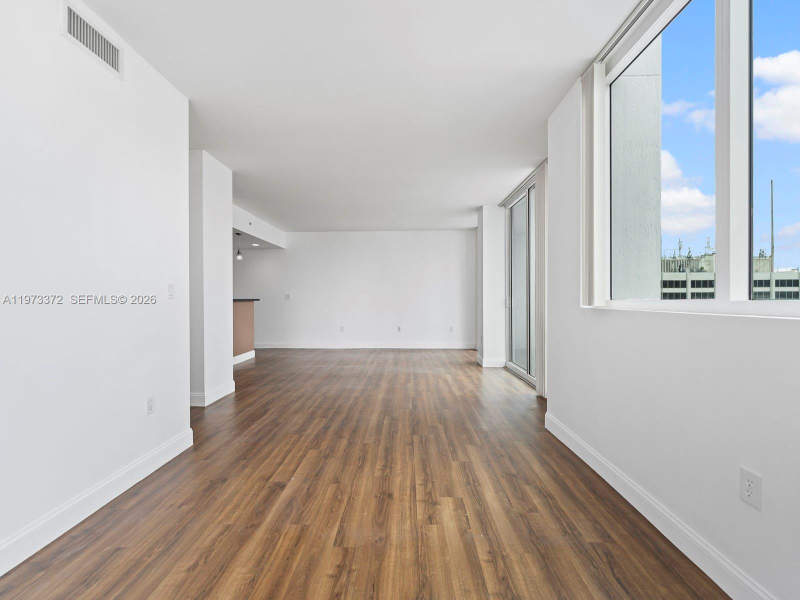 VIZCAYNE SOUTH CONDO - Residential