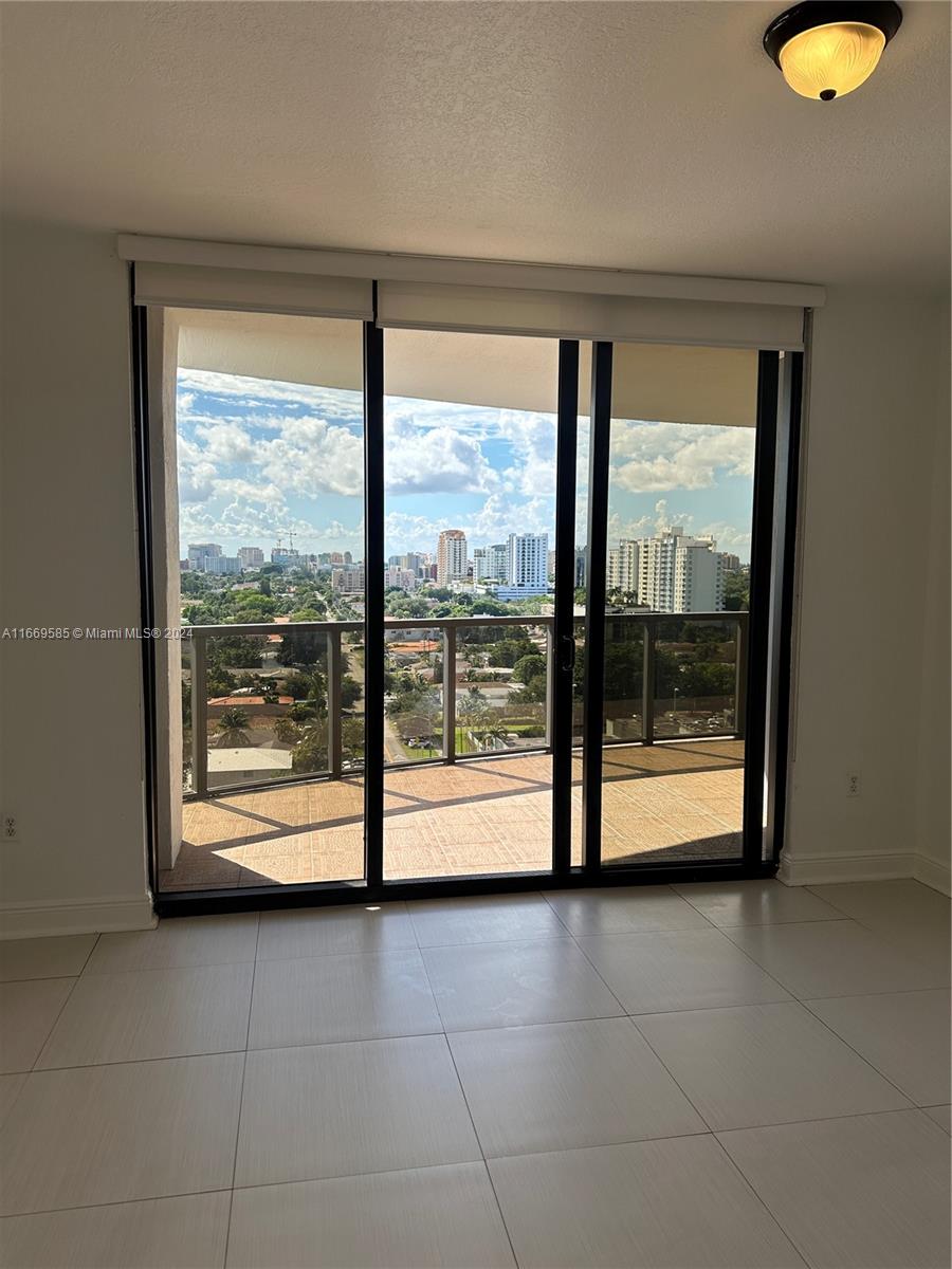 THE LUXOR RESIDENCES COND - Residential Lease
