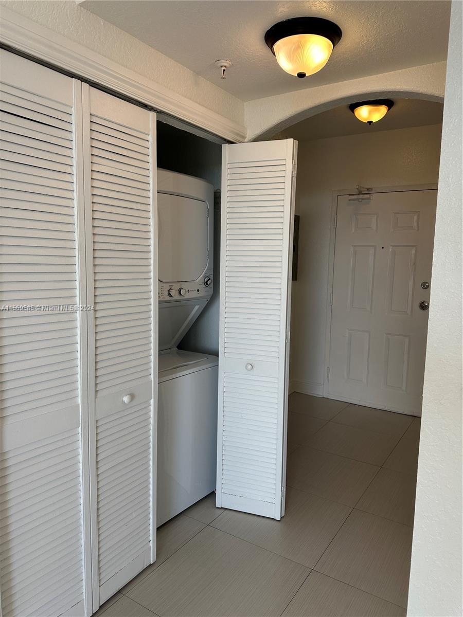 THE LUXOR RESIDENCES COND - Residential Lease