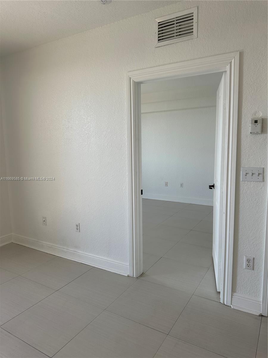 THE LUXOR RESIDENCES COND - Residential Lease