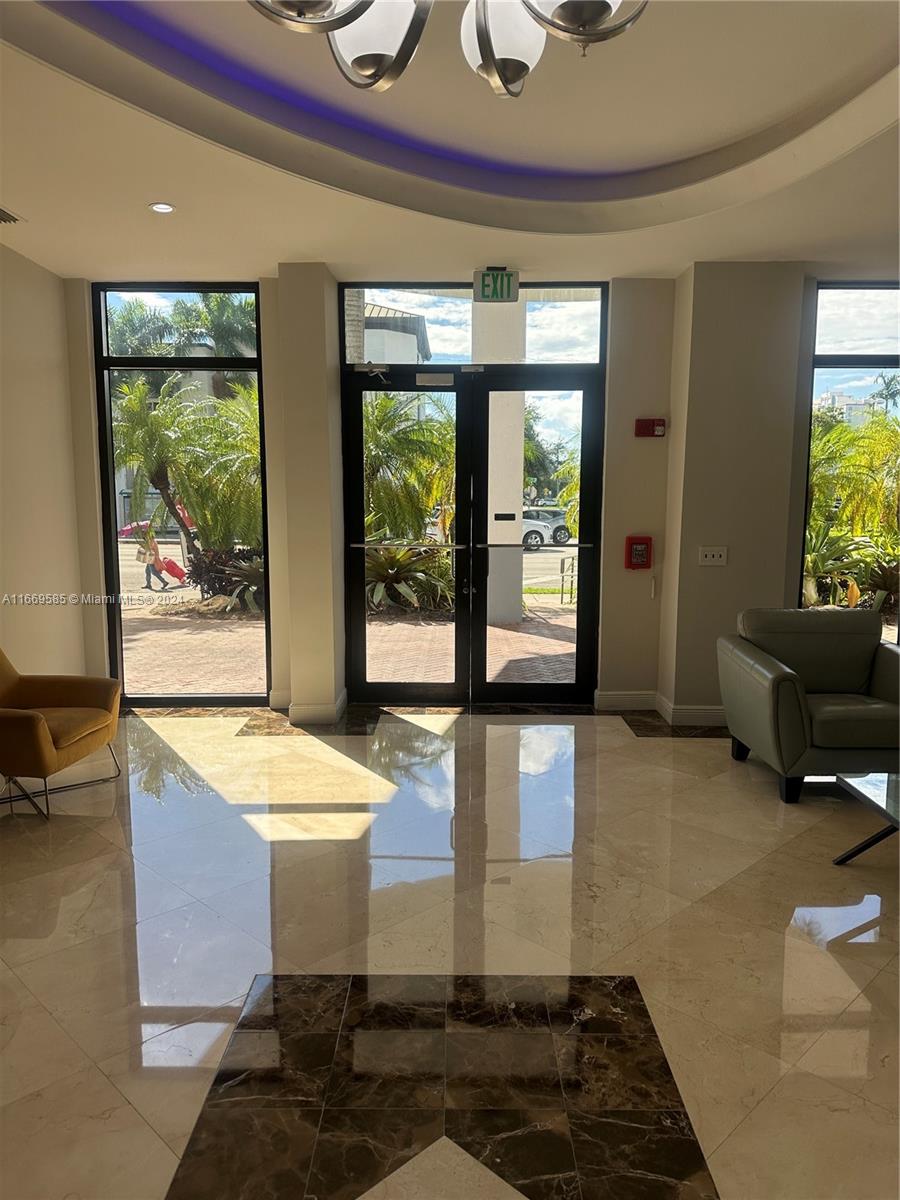 THE LUXOR RESIDENCES COND - Residential Lease
