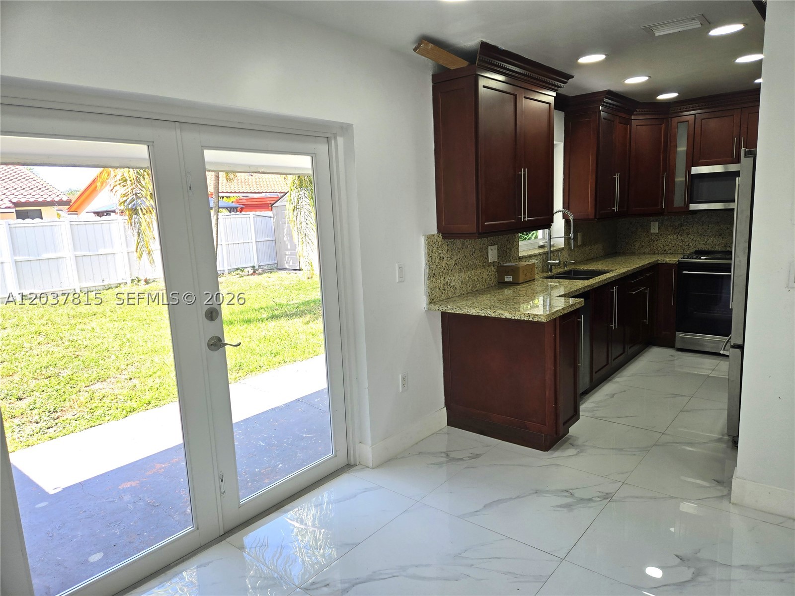 KENDALL LAKES EAST SECTIO - Residential Lease