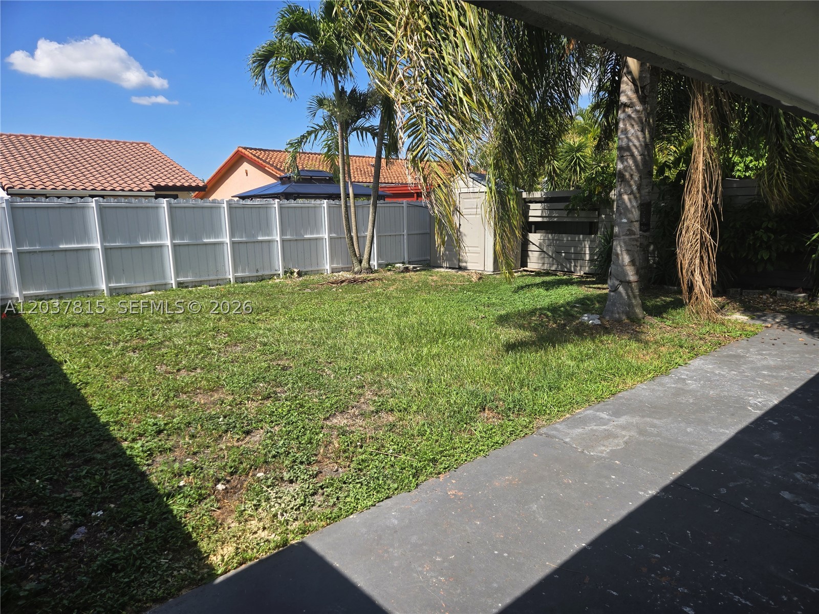 KENDALL LAKES EAST SECTIO - Residential Lease