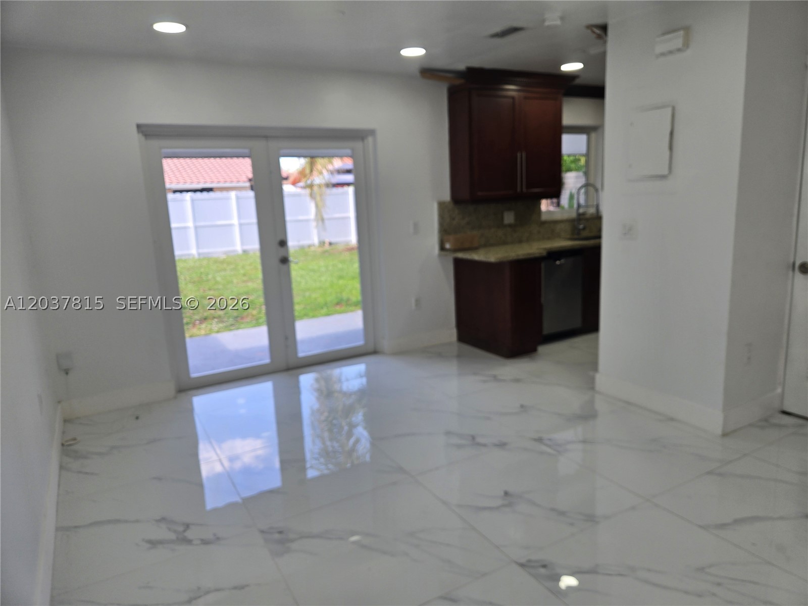 KENDALL LAKES EAST SECTIO - Residential Lease