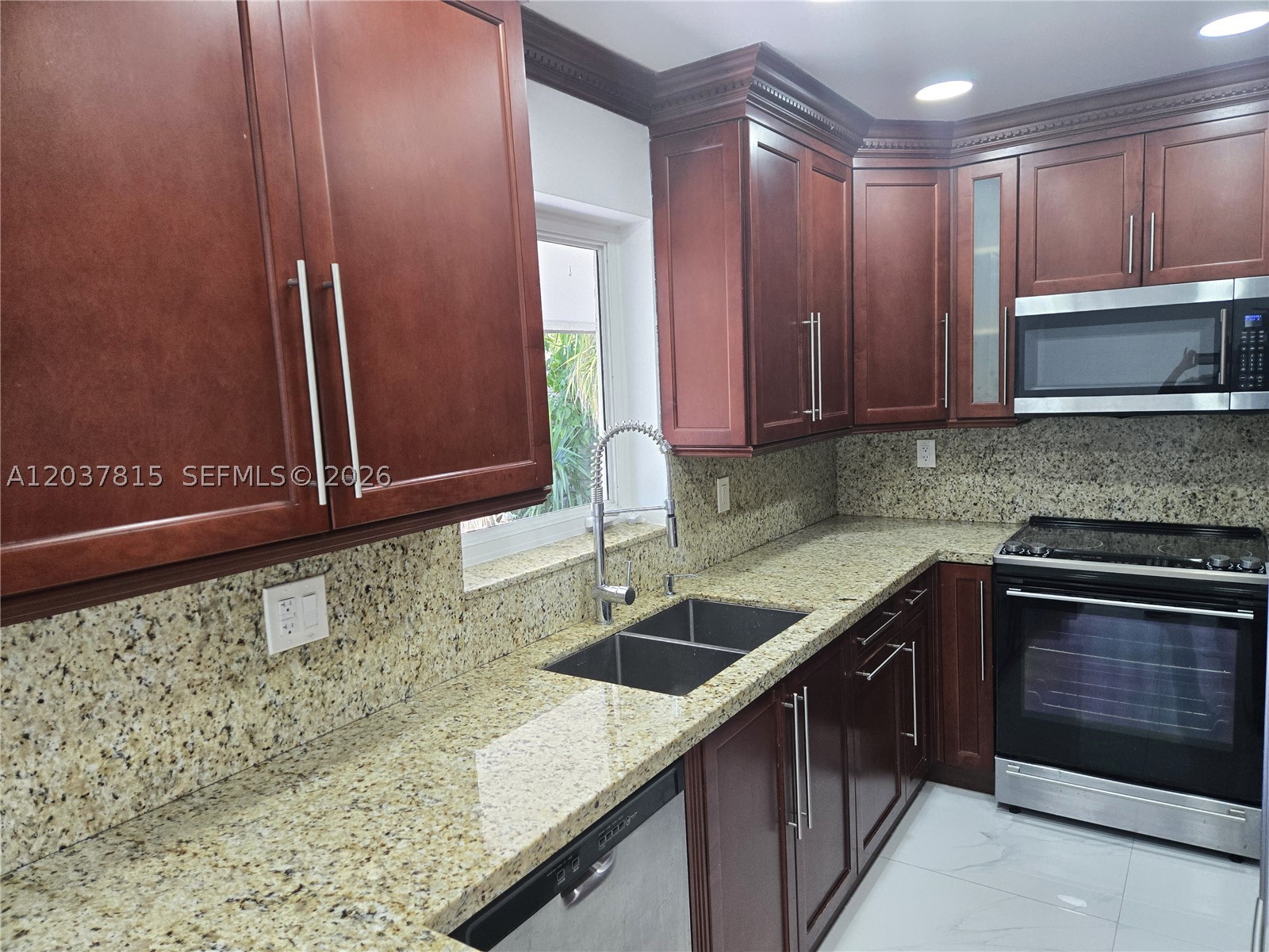 KENDALL LAKES EAST SECTIO - Residential Lease