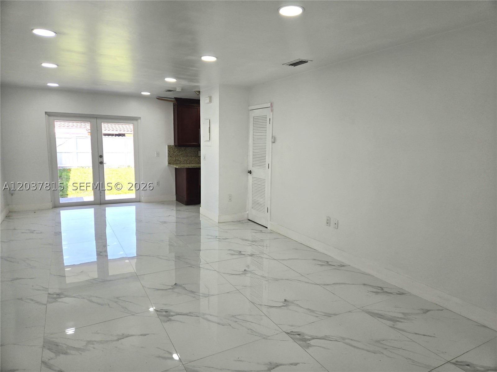 KENDALL LAKES EAST SECTIO - Residential Lease