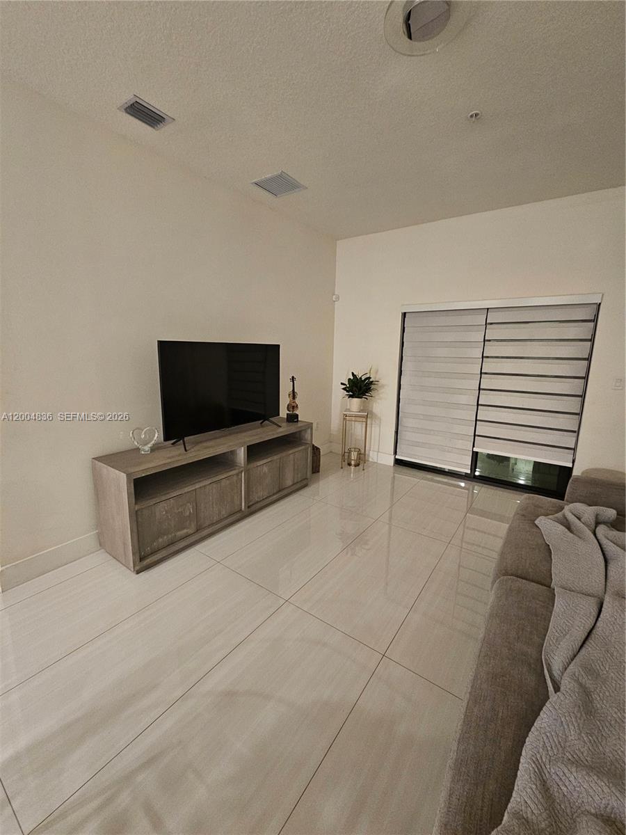DOWNTOWN DORAL SOUTH - Residential