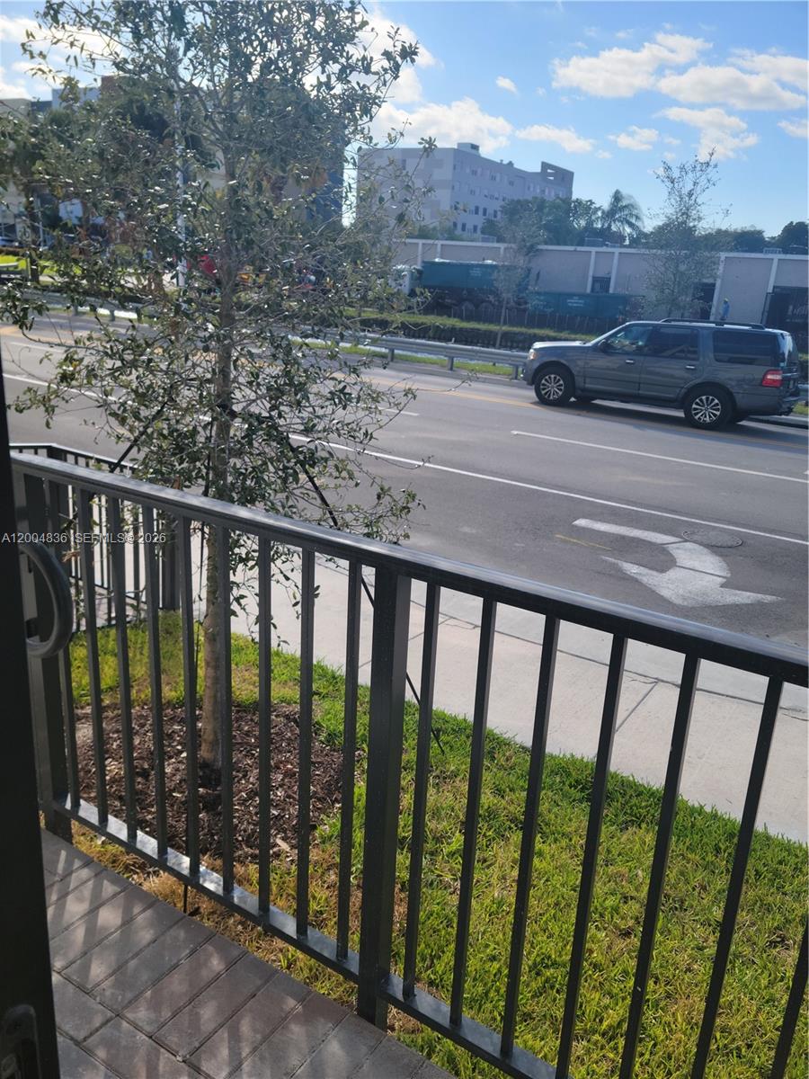 DOWNTOWN DORAL SOUTH - Residential