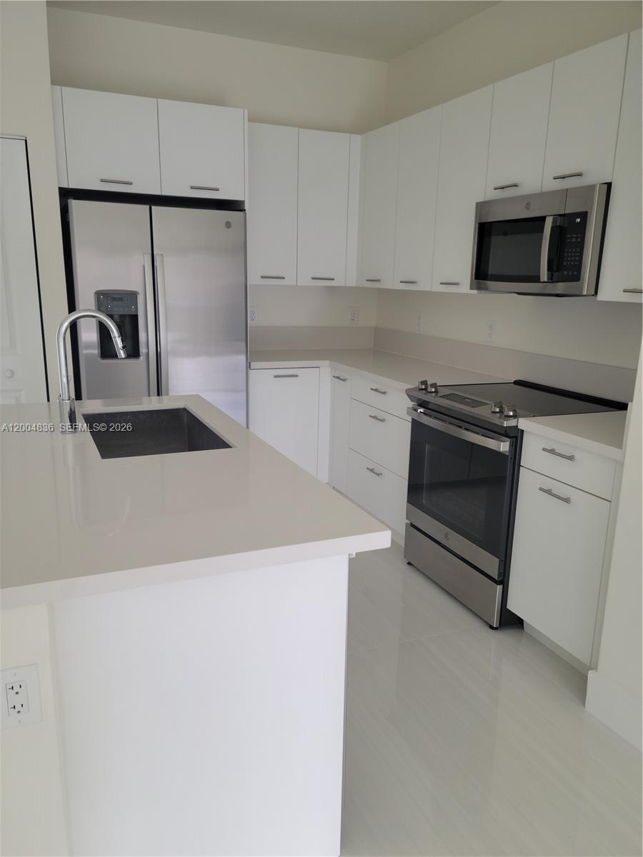Beautiful condo in the heart of Doral! Spacious 2 bedrooms, 2.5 bathrooms unit with plenty of natural light. Located in Urbana at the Residences, offering resort-style amenities. Close to top-rated schools, shopping, dining, and major highways. Perfect for homeowners or investors.