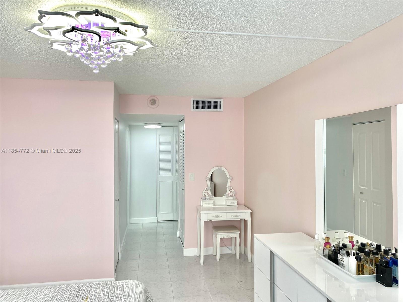 WINSTON TOWERS 200 - Residential