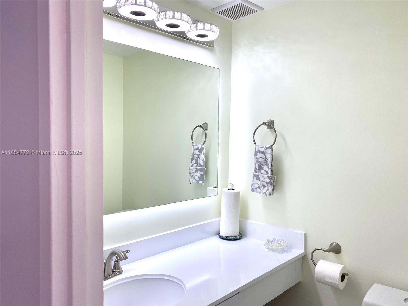 WINSTON TOWERS 200 - Residential