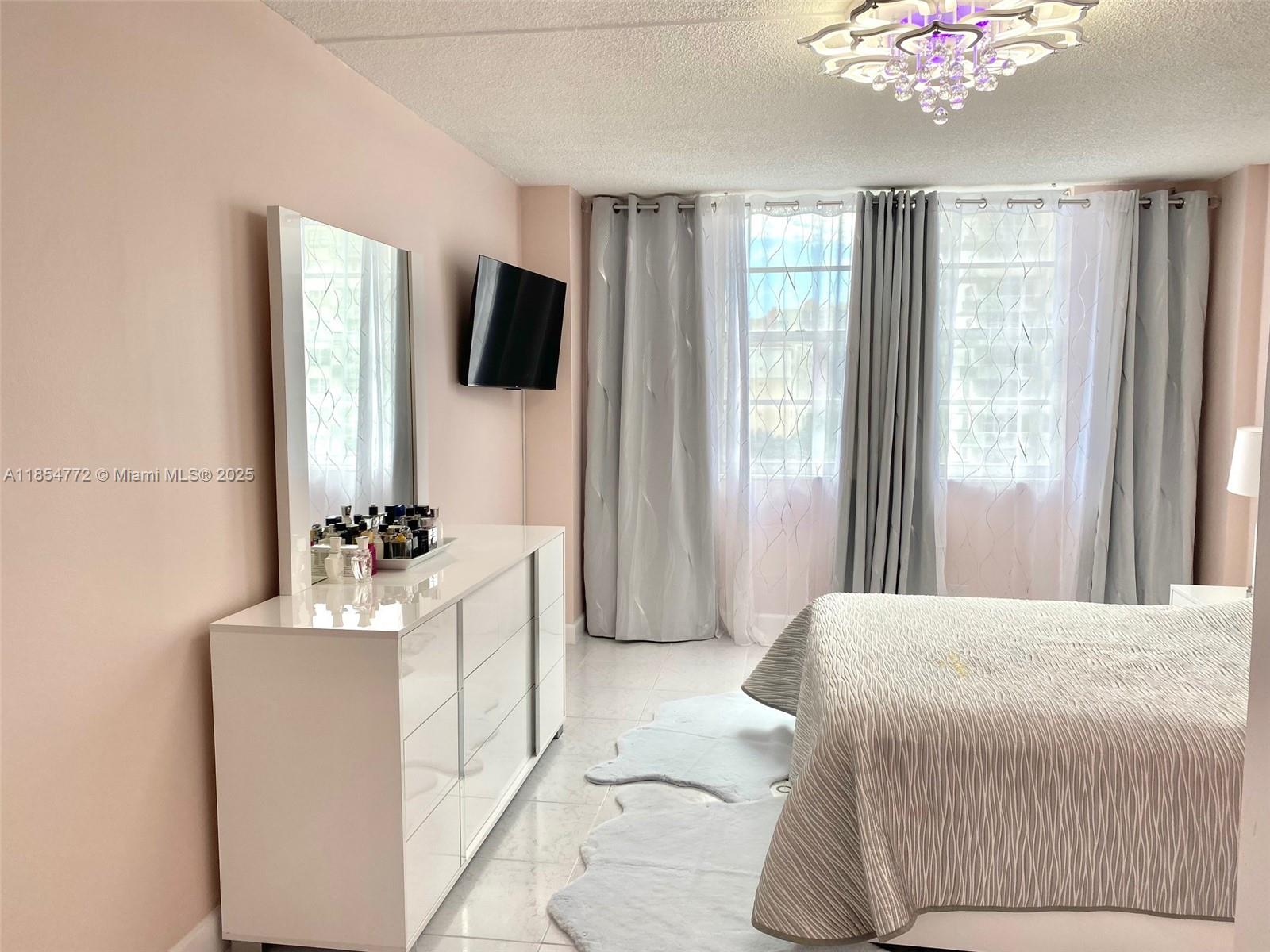 WINSTON TOWERS 200 - Residential