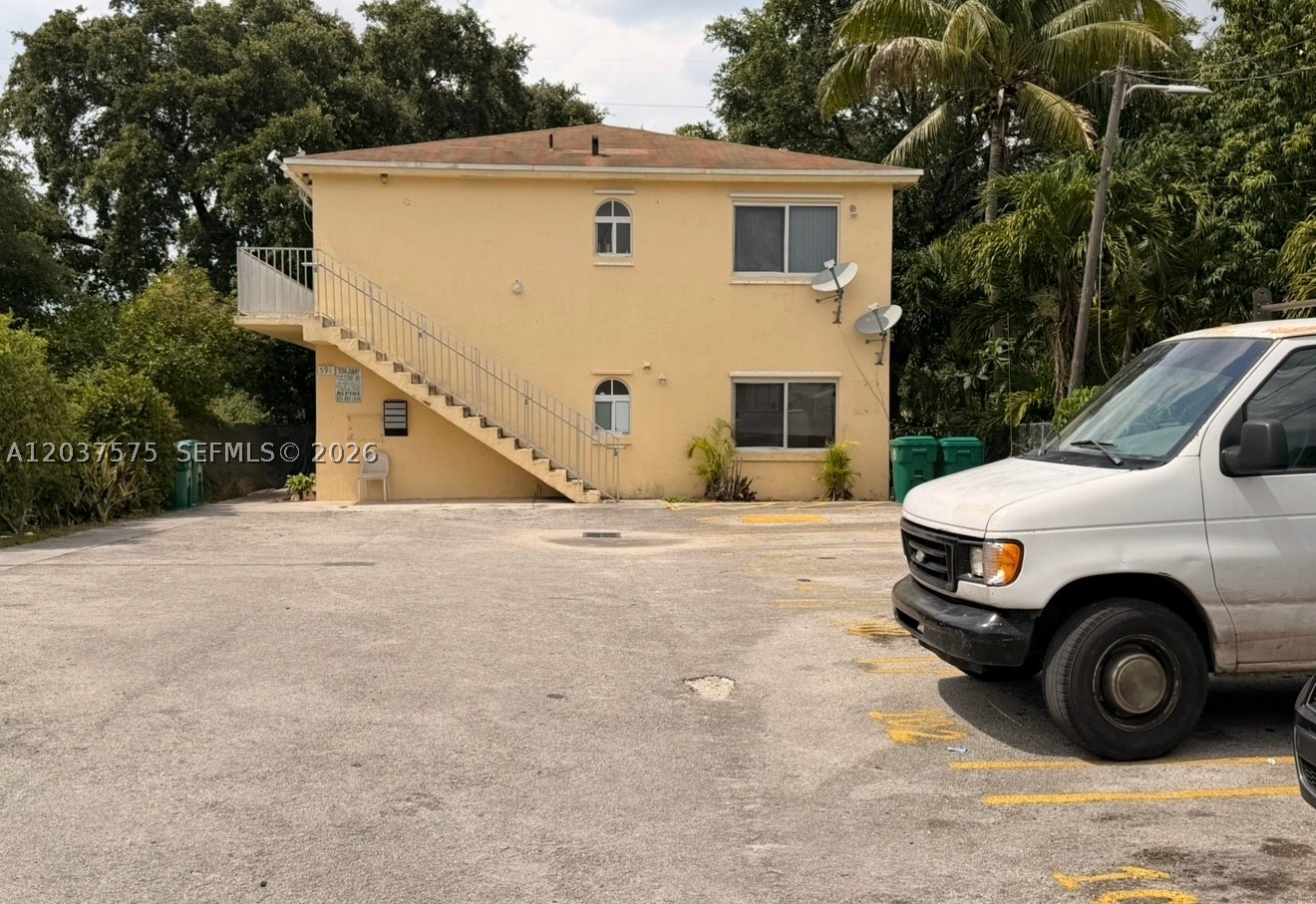 UNIVERSAL 591 CONDO - Residential Lease