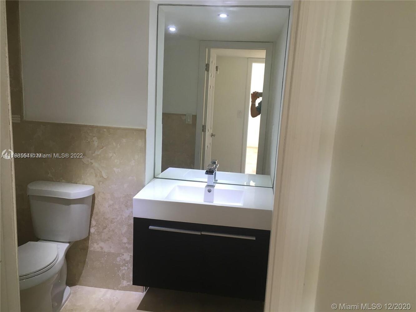 DADELAND PLACE CONDO - Residential Lease
