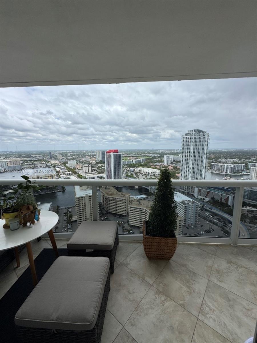 BEACH CLUB CONDO - Residential