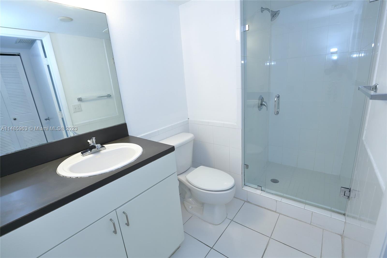 SAN LORENZO CONDO - Residential Lease