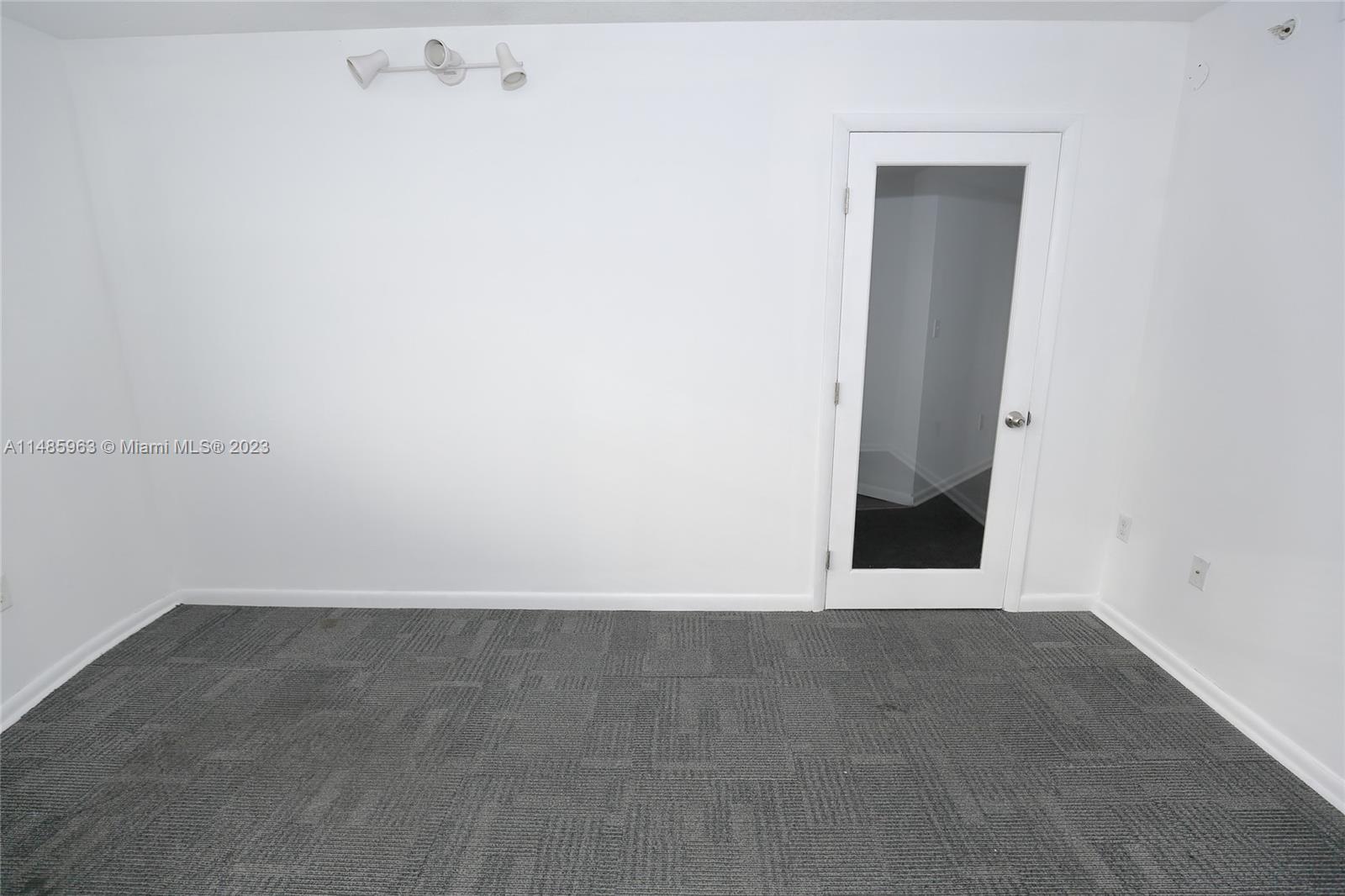 SAN LORENZO CONDO - Residential Lease
