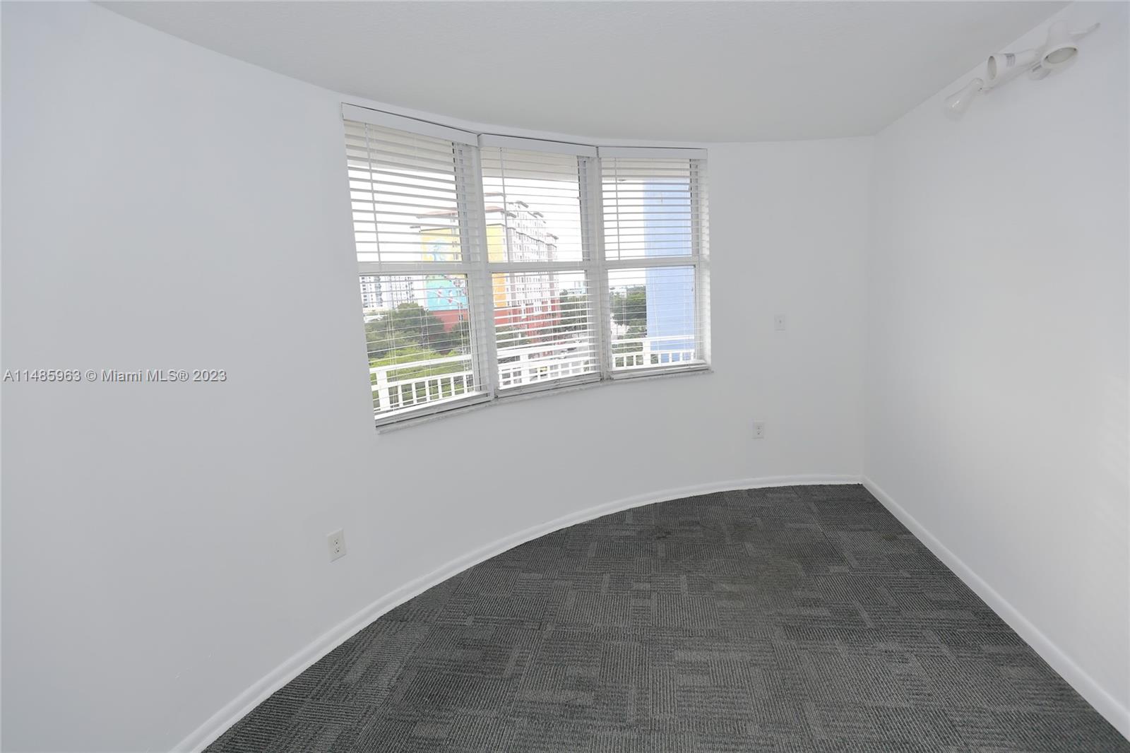 SAN LORENZO CONDO - Residential Lease