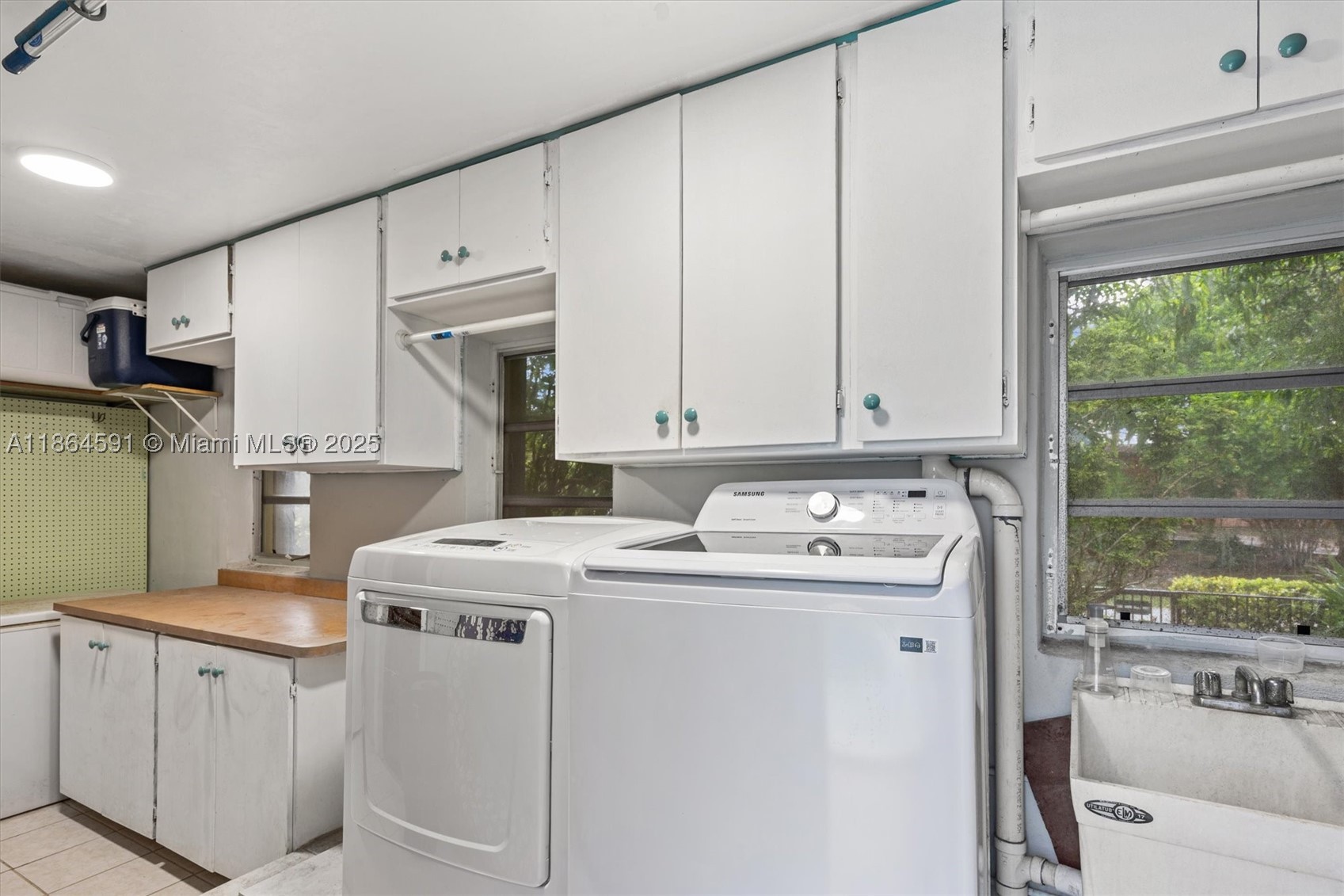 HERMAN HILLS - Residential