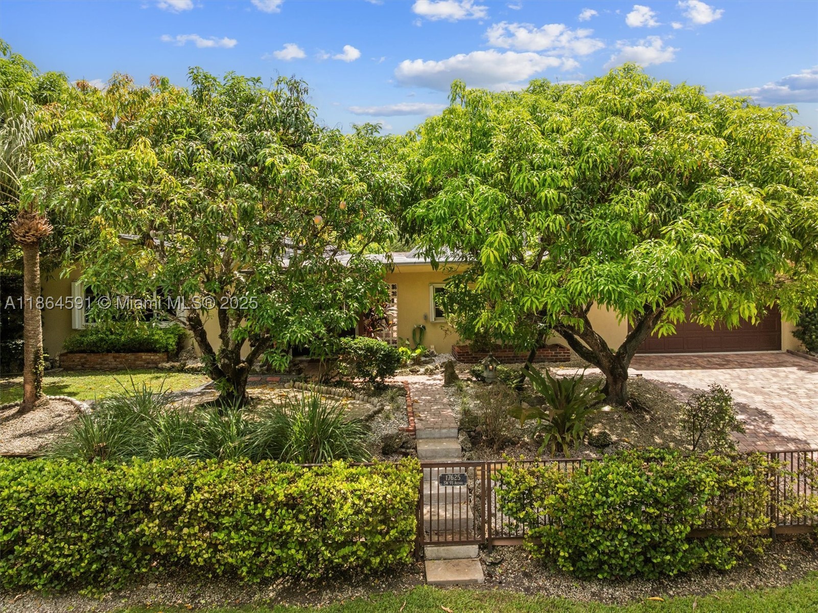 HERMAN HILLS - Residential