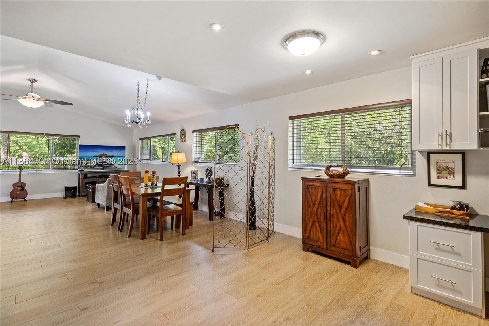 HERMAN HILLS - Residential