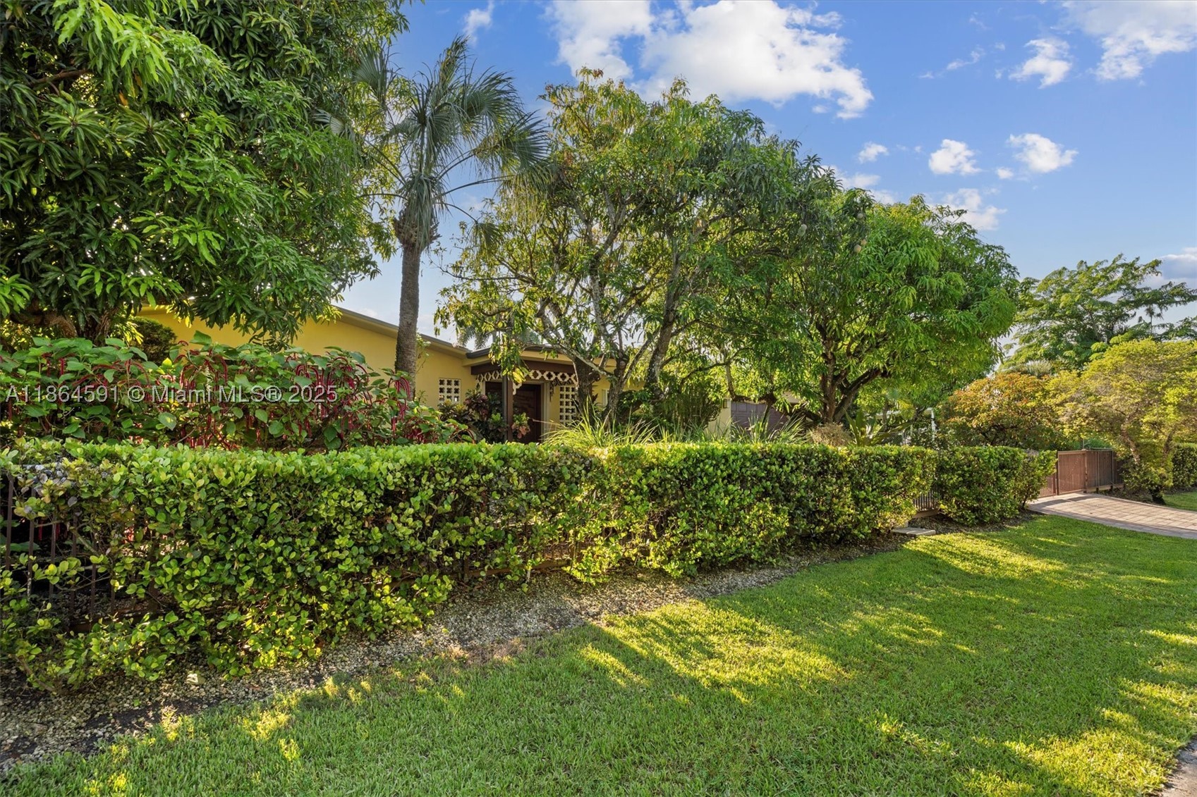 HERMAN HILLS - Residential
