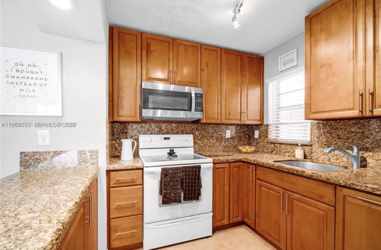 PINEBARK CONDO NO 1 - Residential