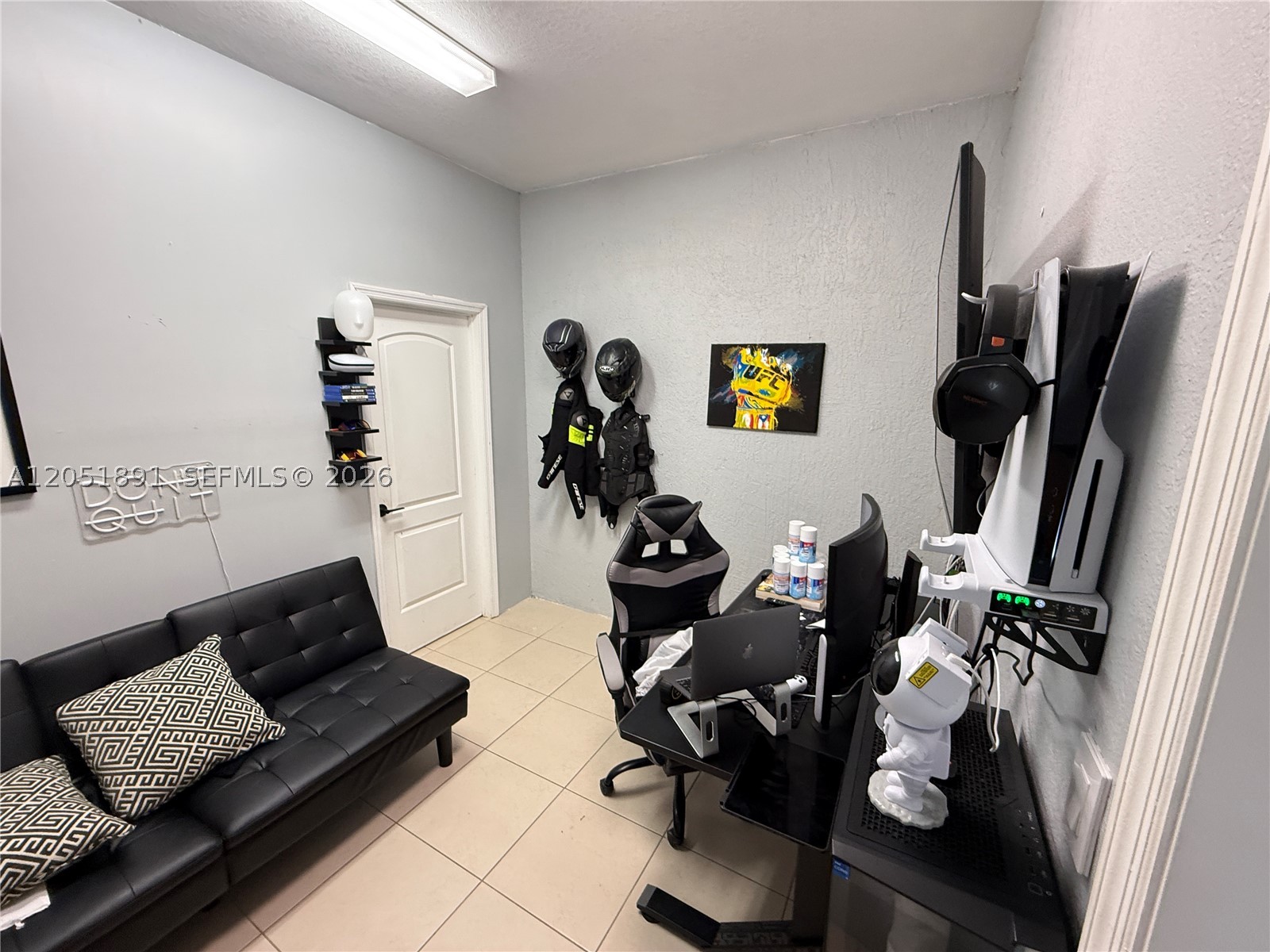 KENDALL COMMONS TOWNHOMES - Residential Lease
