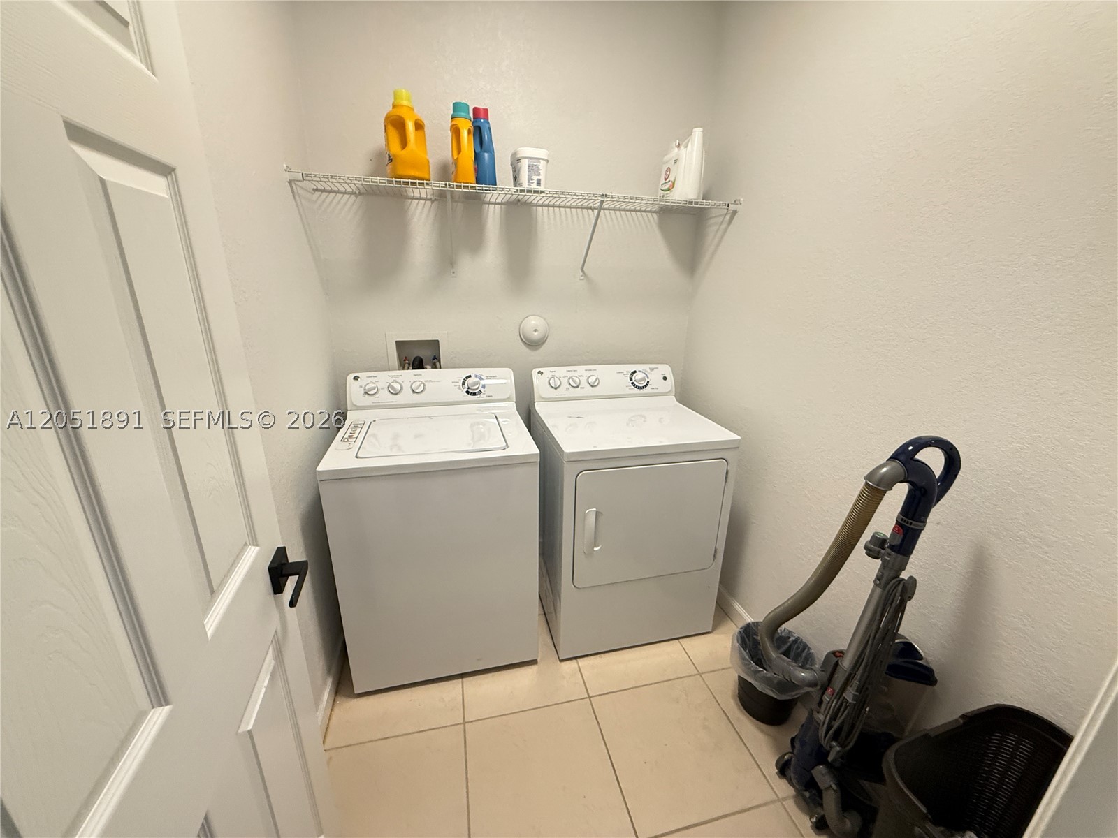 KENDALL COMMONS TOWNHOMES - Residential Lease