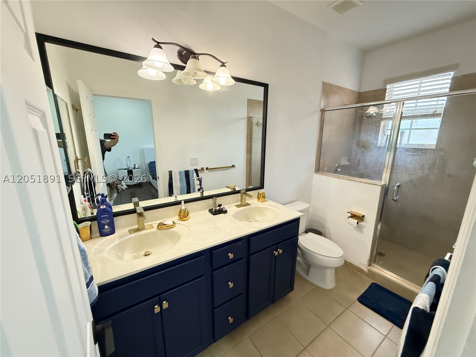 KENDALL COMMONS TOWNHOMES - Residential Lease