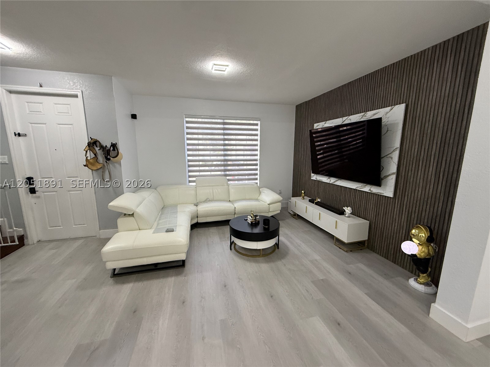 KENDALL COMMONS TOWNHOMES - Residential Lease