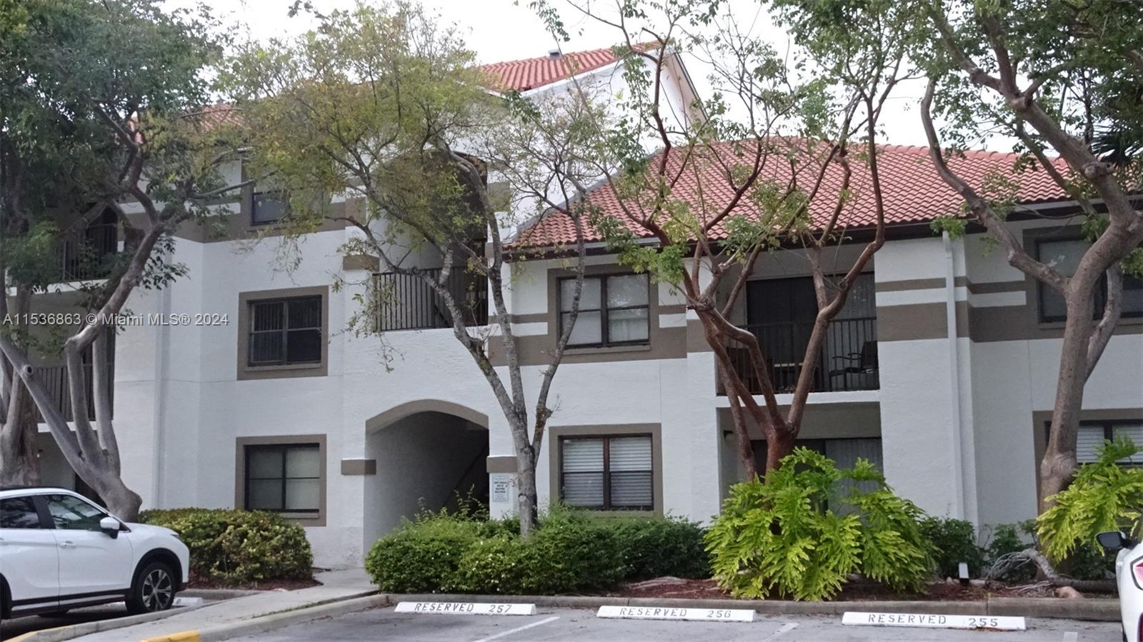 Amazingly located 2 bedroom/2 bath unit just 5 minutes away from I-95 
Nicely Upgraded split floor plan unit HURRICANE IMPACT WINDOWS & DOORS Open Kitchen with Granite Countertops. TILE FLOORS throughout Full size Washer & Dryer in unit. Open Patio/ Balcony with extra STORAGE Closet. Great set of amenities: ACCESS TO 2 POOLS, JACUZZI, CLUBHOUSE, ON-SITE FITNESS CENTER, accesses by a fob. DOG PARK area, & TENNIS COURTS. Pet friendly, clean, calm and quiet neighborhood. Hollywood Beach is only a short 15-minute drive away. Convenient located across from Orange Brook Golf course. Walmart, Target, Publix, and a variety of restaurants, shopping centers & Hollywood Downtown. Perfect for INVESTORS. 6 MONTH TERM PERIOD RENTALS allowed.