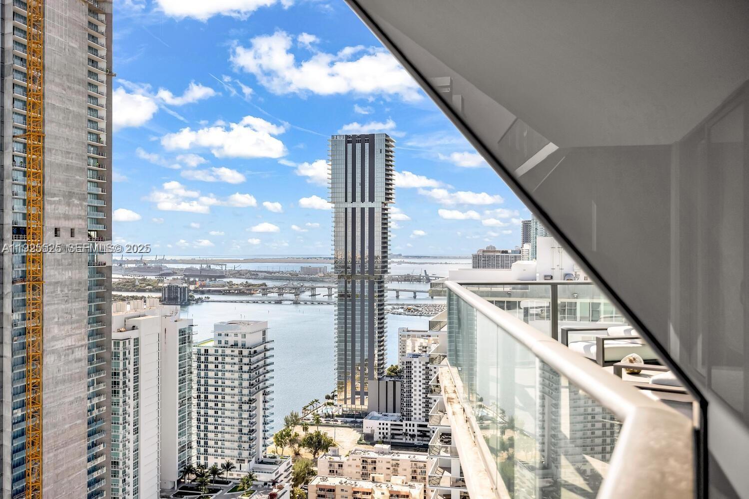 ICON BAY CONDO - Residential