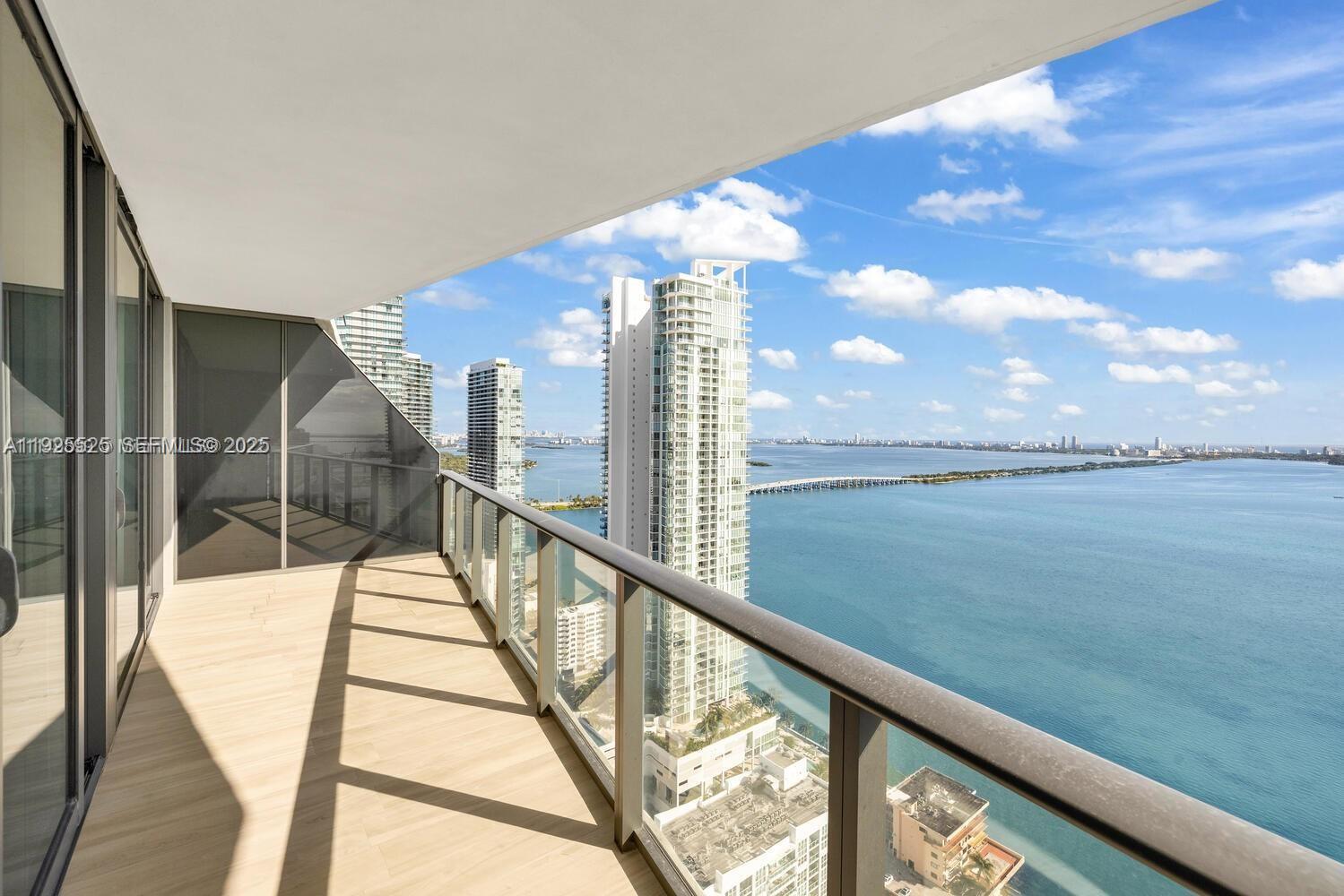 ICON BAY CONDO - Residential