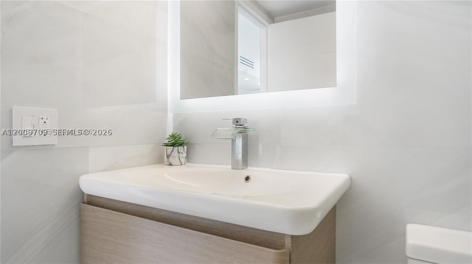 AVANT GARDE CONDO - Residential