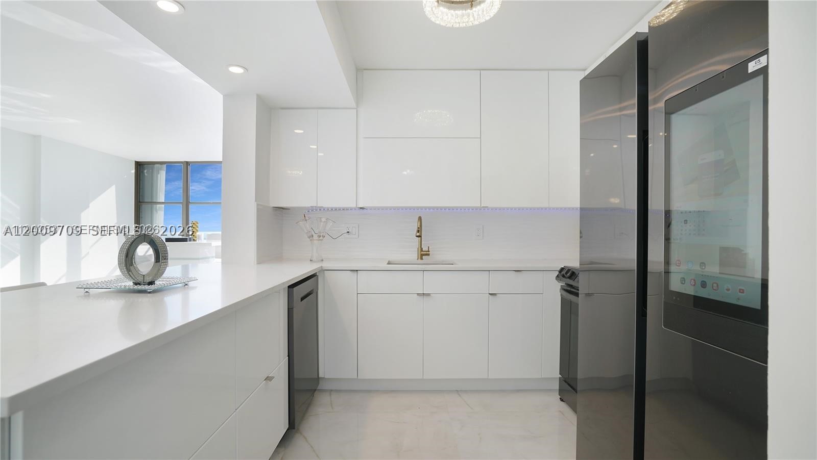 AVANT GARDE CONDO - Residential