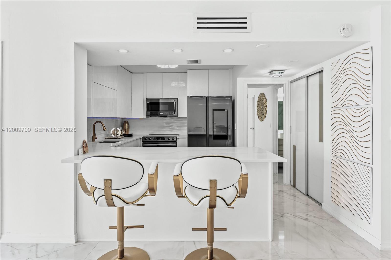 AVANT GARDE CONDO - Residential