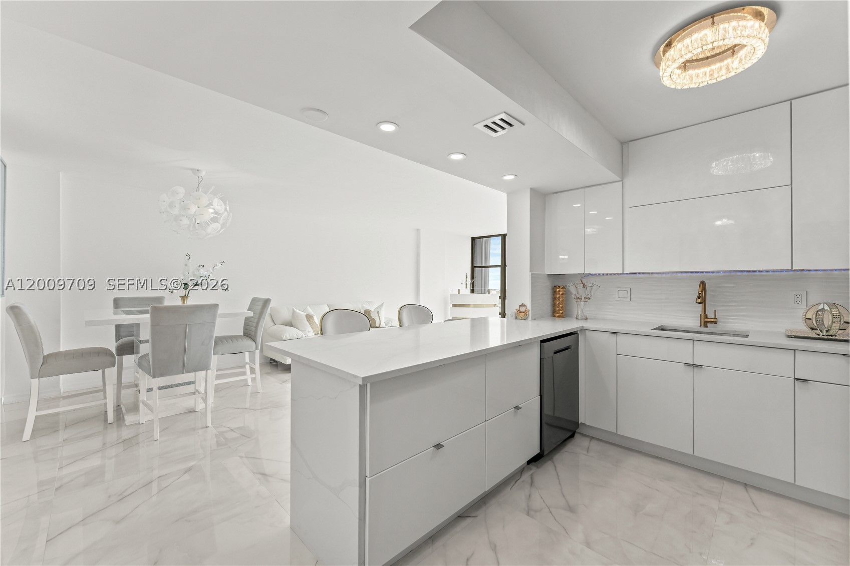 AVANT GARDE CONDO - Residential