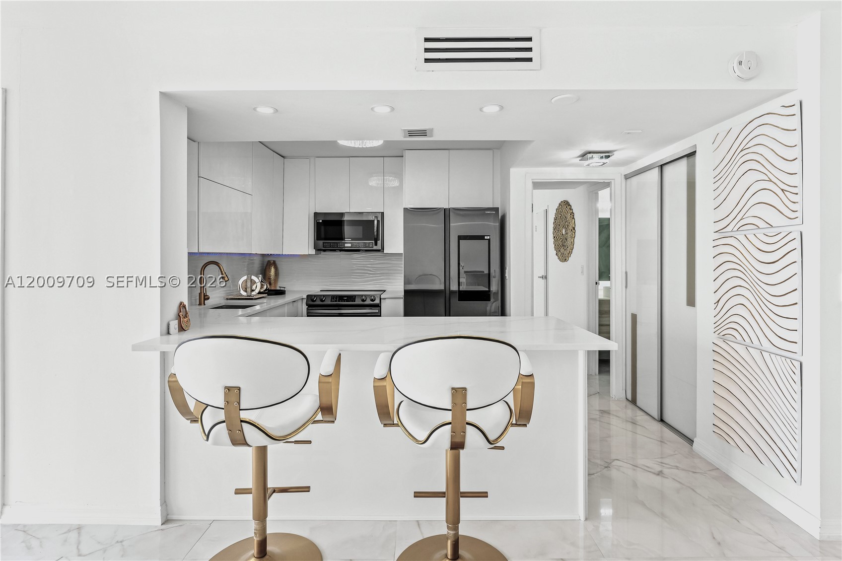 AVANT GARDE CONDO - Residential