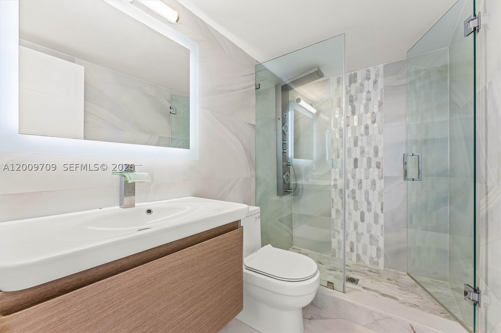 AVANT GARDE CONDO - Residential