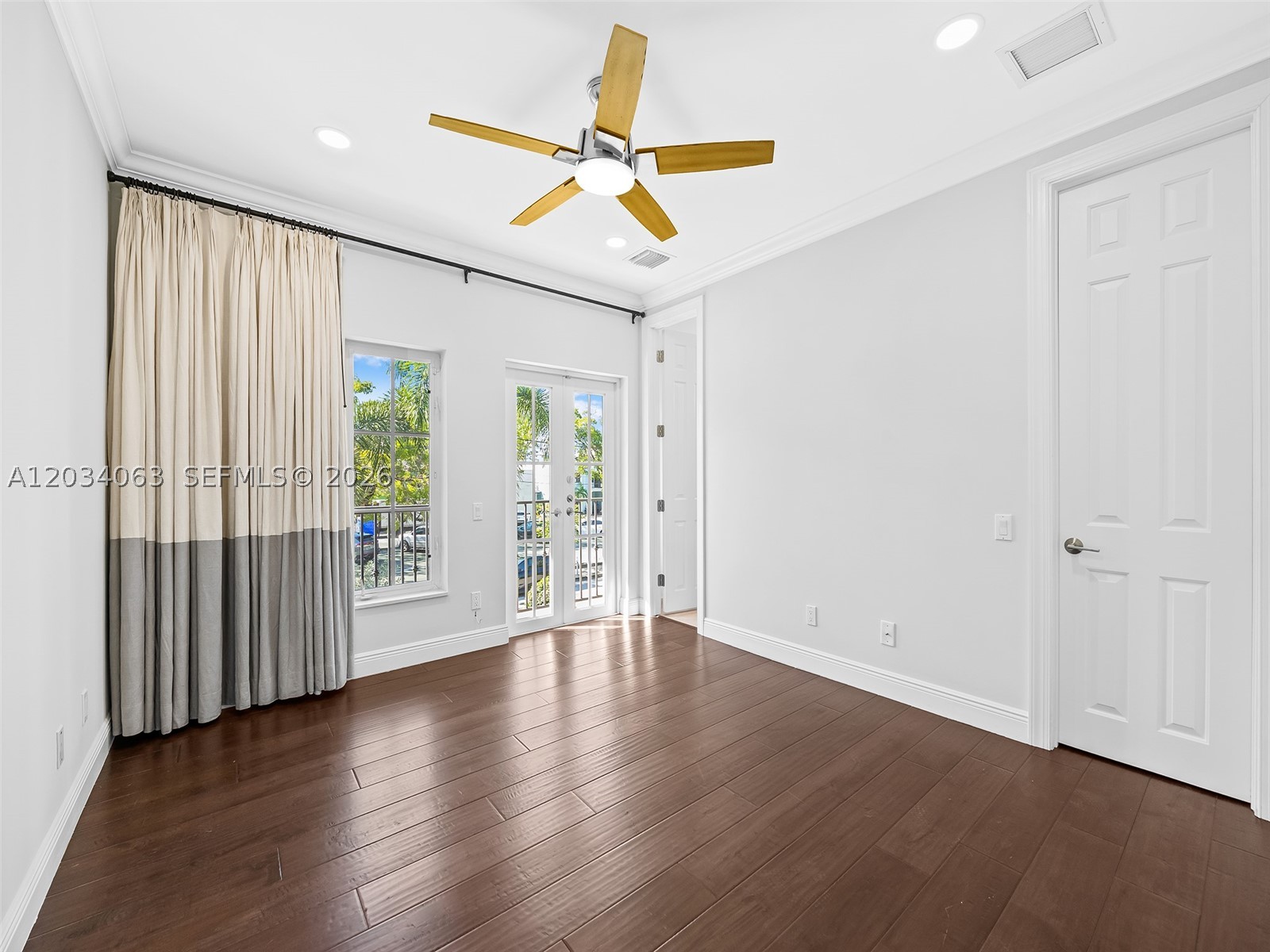 COLEE HAMMOCK - Residential Lease